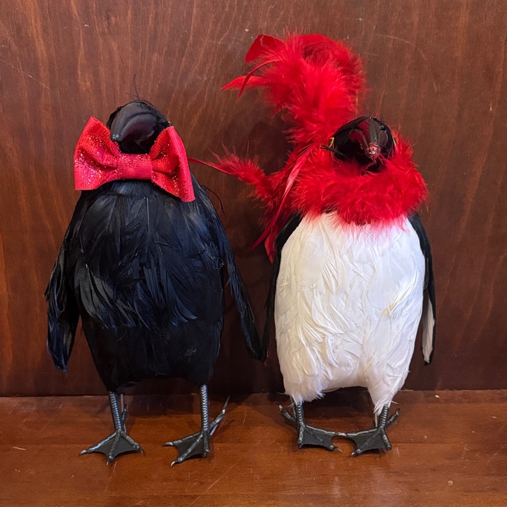 Festive Feathered Bird Penguin Decor with Red Bow-tie and Loofah Accents